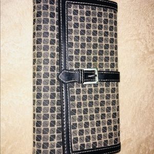 FINAL FIRM PRICE!!!! Nine and Co. Women’s Wallet.